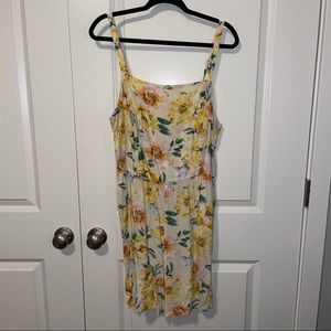 Old Navy Floral Romper w/ Pockets